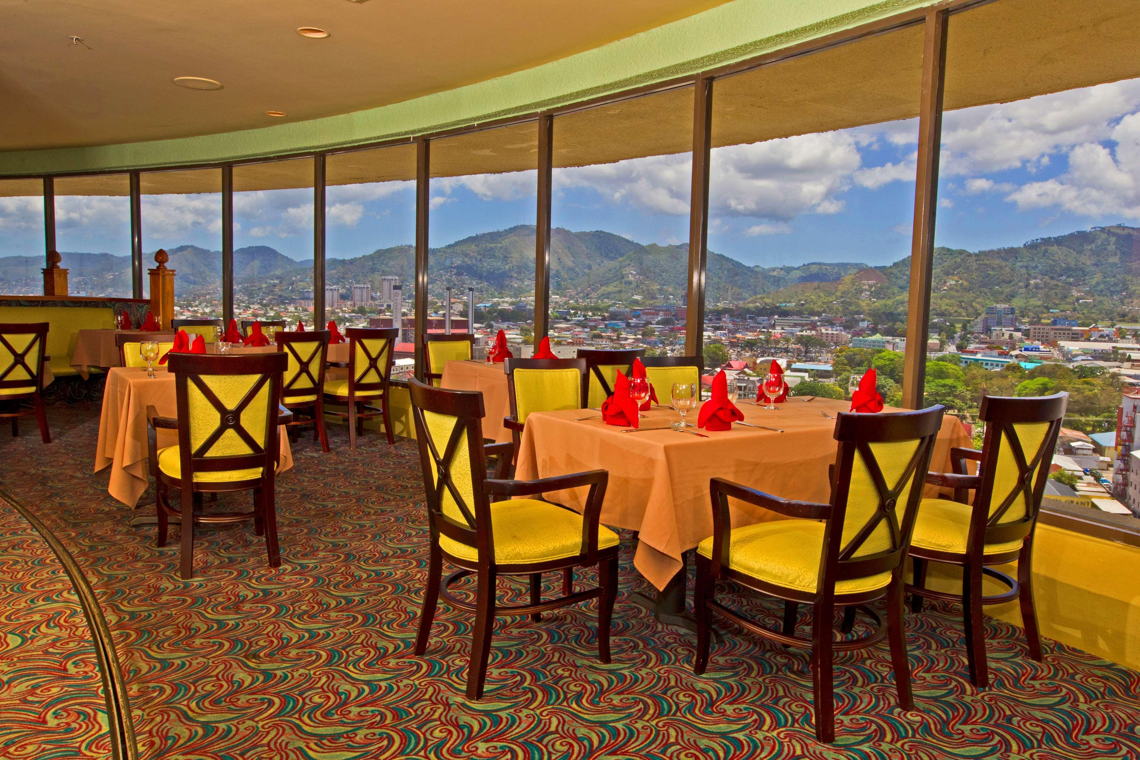 Radisson Hotel Trinidad Port of Spain Экстерьер фото