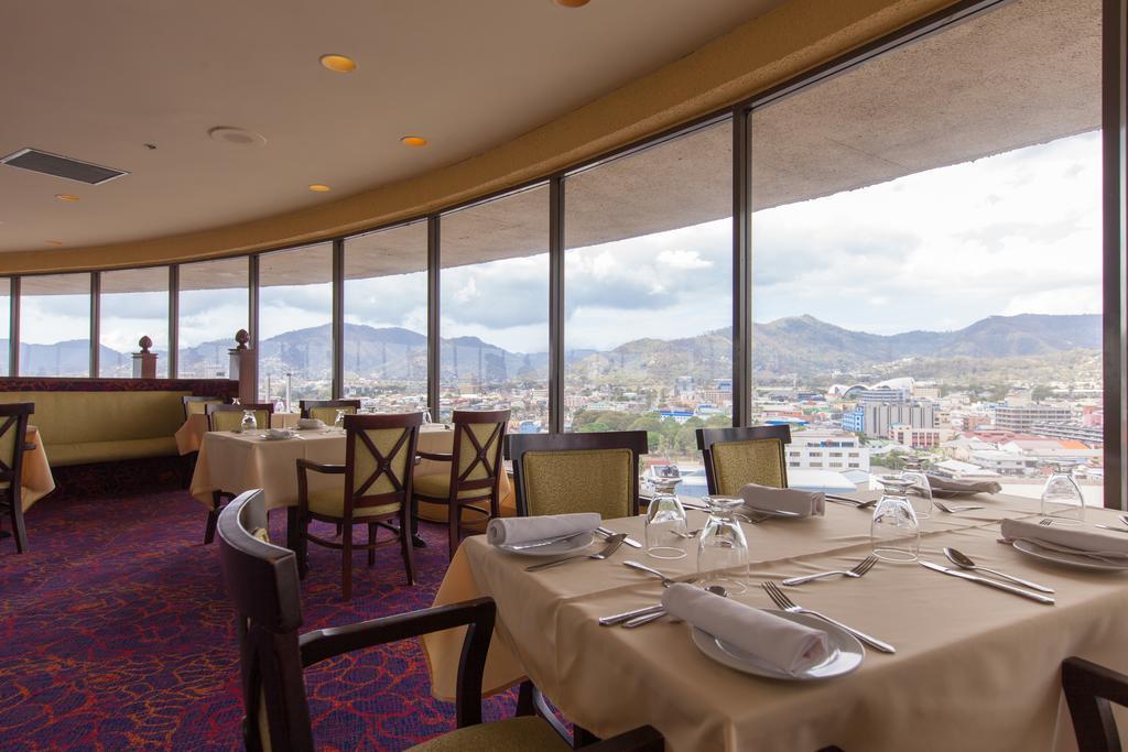 Radisson Hotel Trinidad Port of Spain Экстерьер фото