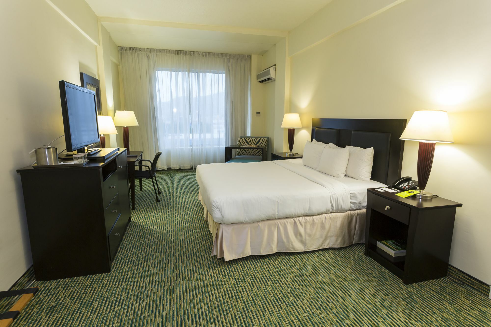 Radisson Hotel Trinidad Port of Spain Экстерьер фото